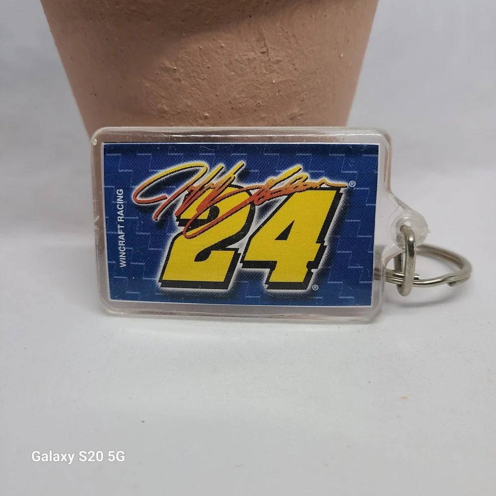 Jeff Gordon 24 NASCAR Racing Keychain 1998 Dupont Monte Carlo Wingcraft Racing